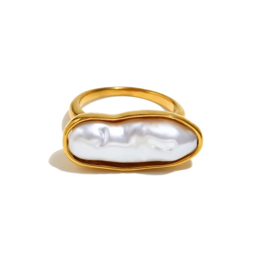 Biwa Pearl Ring in 18K gold plated stainless steel