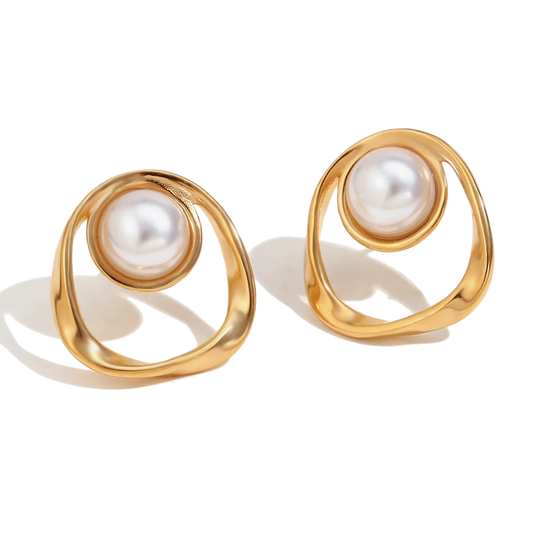 Oyster Pearl Stud earrings in 18K gold plated stainless steel