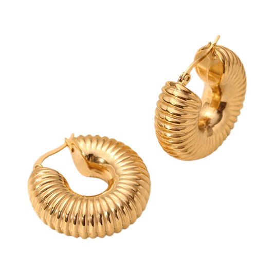 Rhythm ribbed hoops in 18K gold plated stainless steel