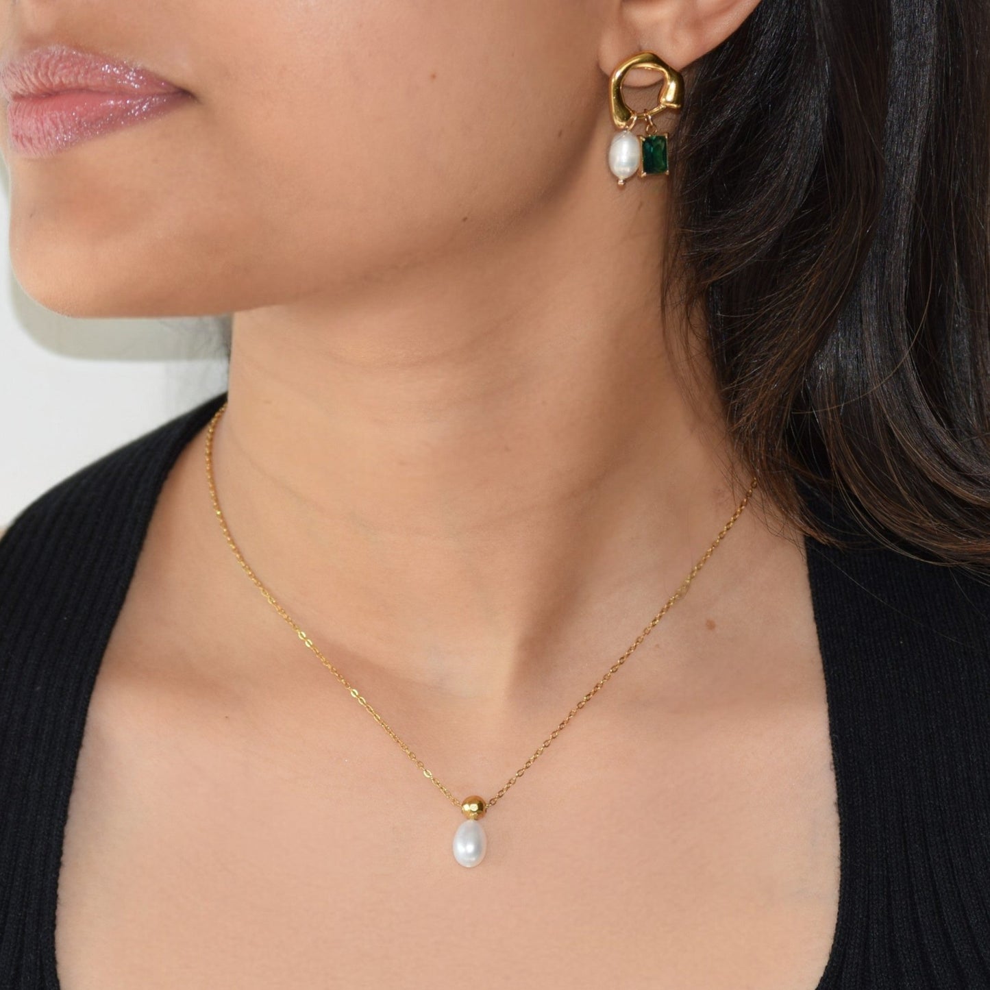 Ocean Drop pearl necklace close up on neckline