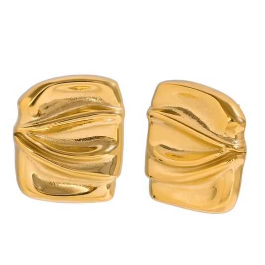 Pleated Stud earrings in 18K gold plated stainless steel