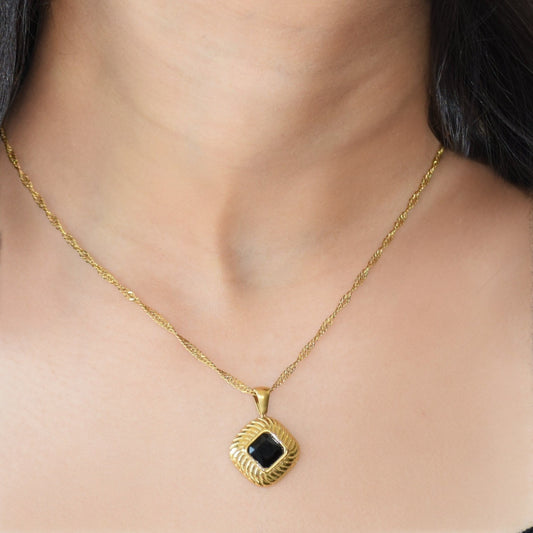 Legacy onyx black zircon pendant necklace with textured gold frame